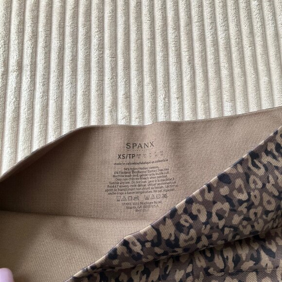 SPANX Look At Me Now Gray Black brown Leopard Print Leggings - Size XS - Picture 3 of 6